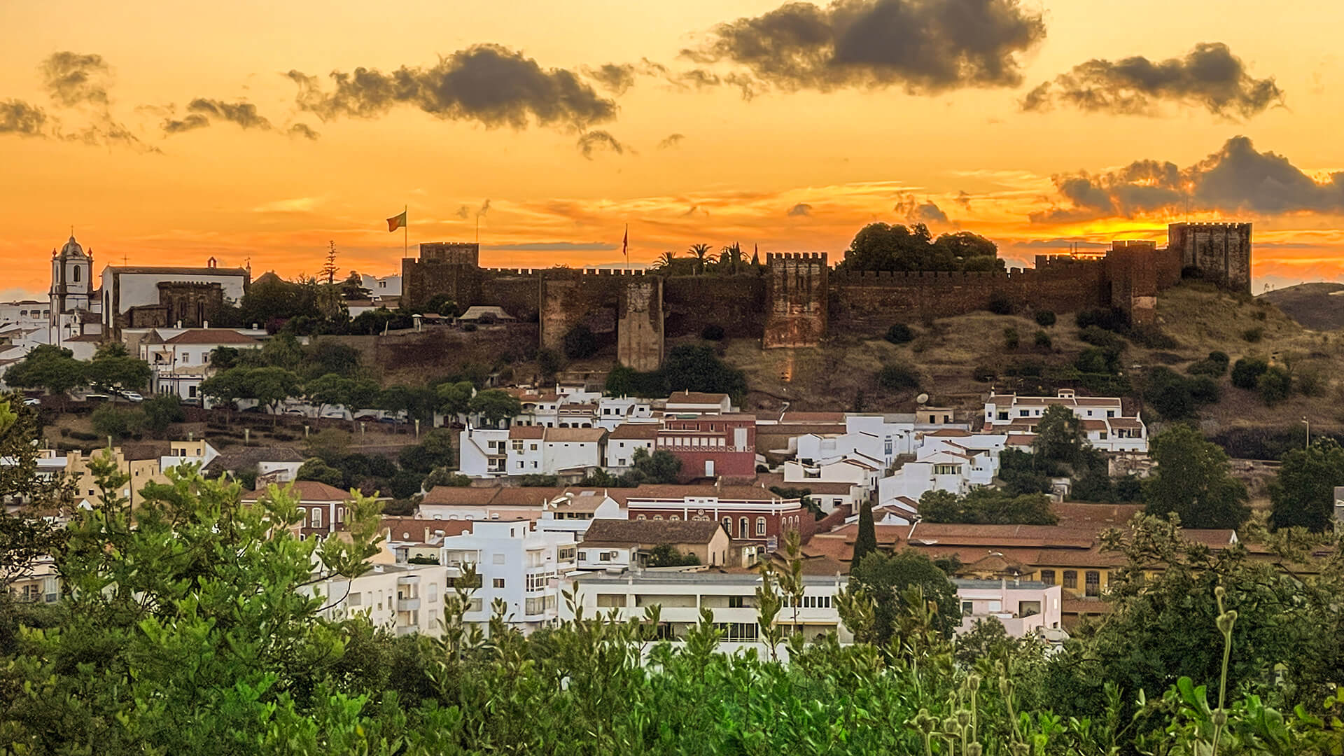 Vista panor&acirc;mica de Silves e da paisagem algarvia.